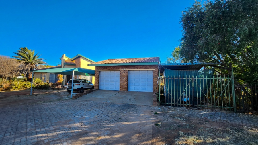 3 Bedroom Property for Sale in La Hoff North West